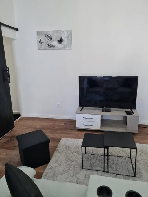Appartement Moderne, 5 Min Du Centre Ville A Pied เบซิเยร์ ภายนอก รูปภาพ